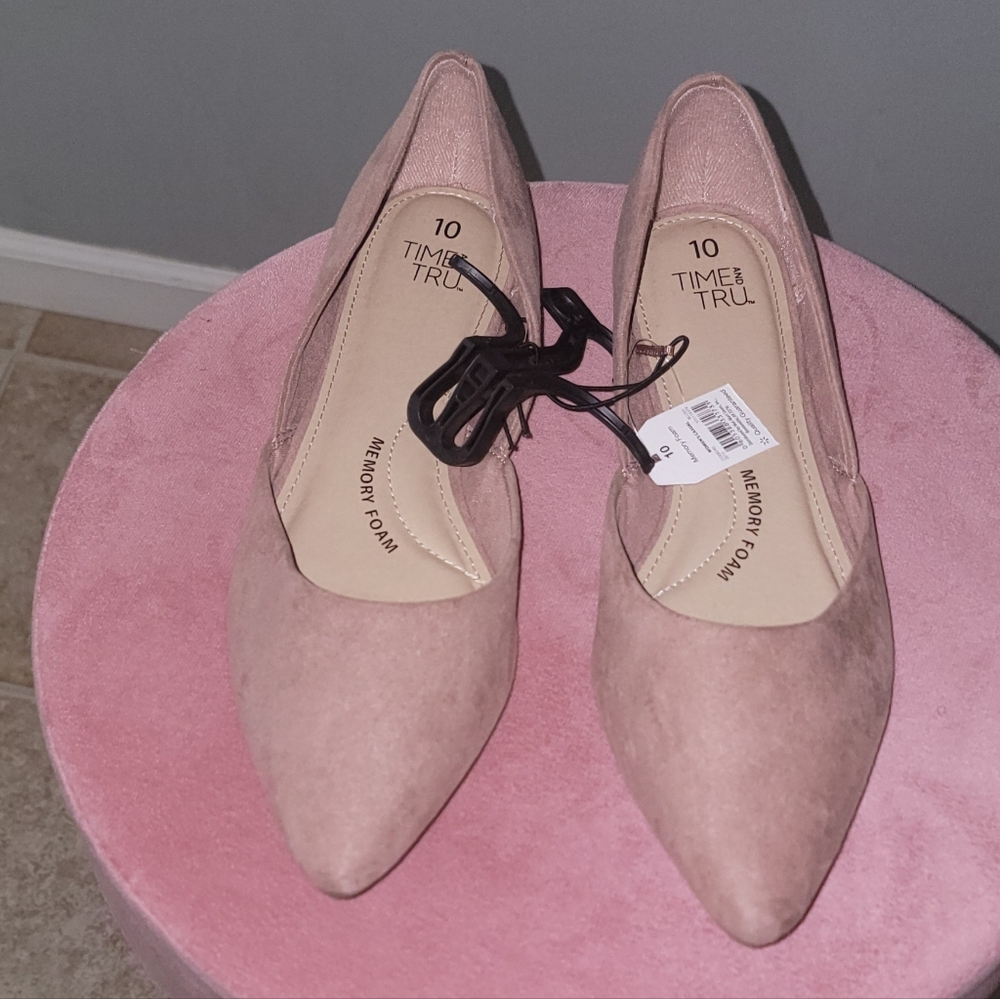 Time and Tru flats size 10 NWT